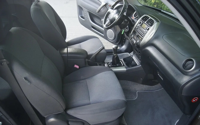 Toyota RAV4 cena 39500 przebieg: 156426, rok produkcji 2004 z Radom małe 436